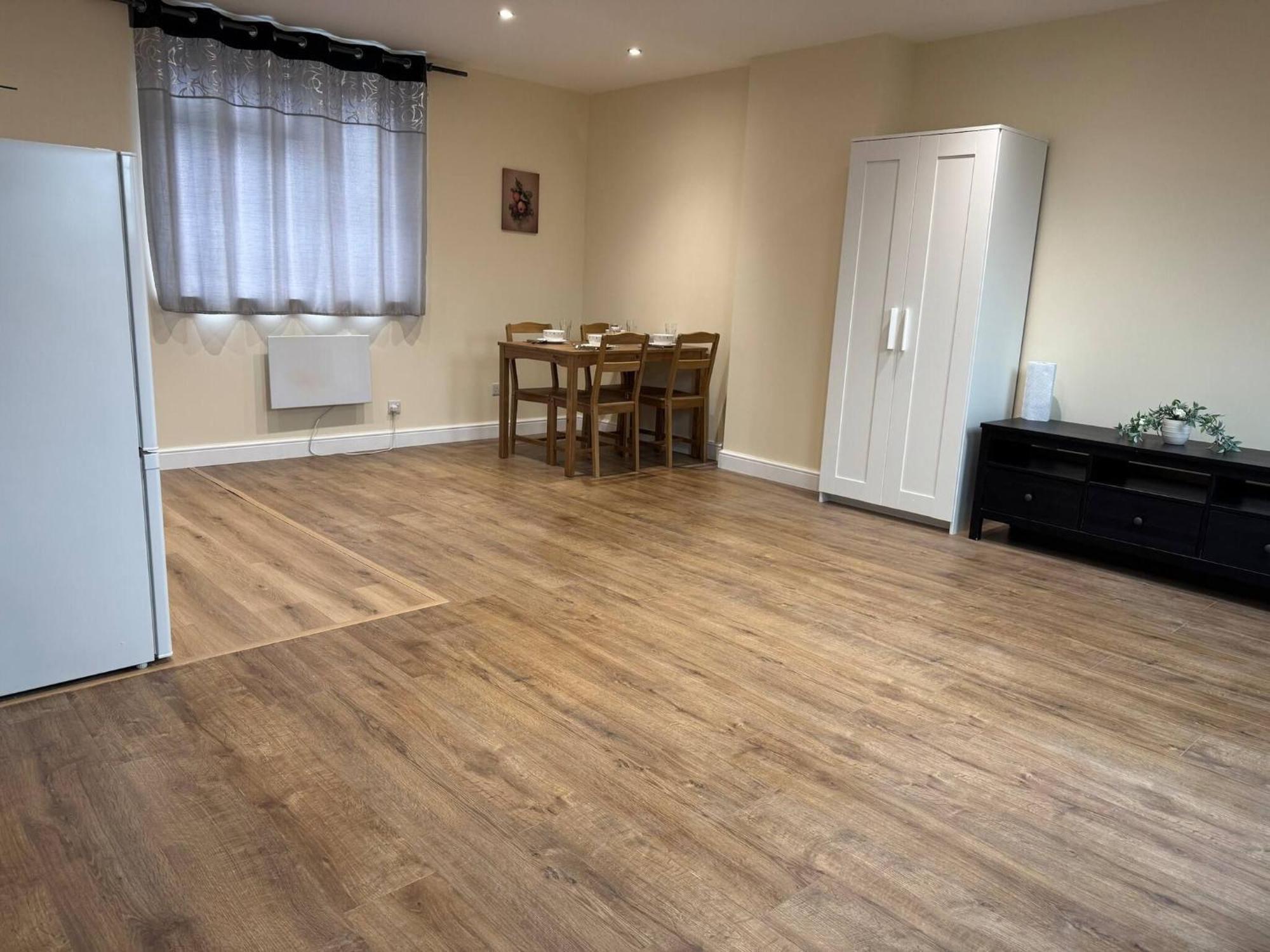 1 Bed Beautiful Flat Great Location Apartament Londra