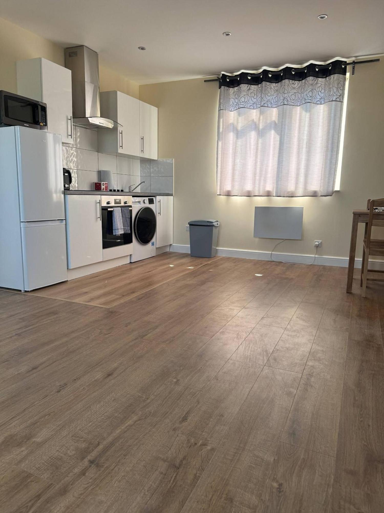 1 Bed Beautiful Flat Great Location * Londra